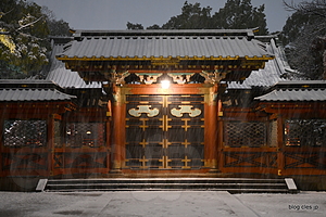 唐門 - 雪の根津神社